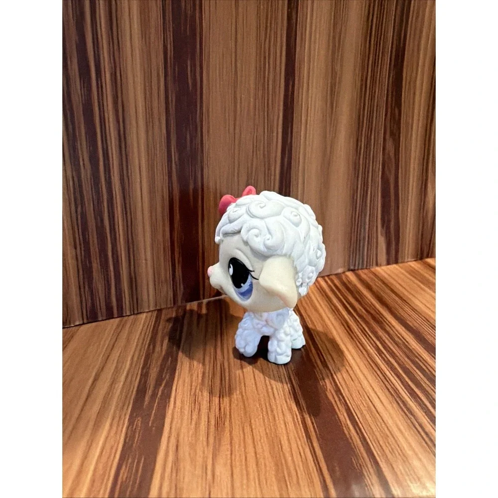 Littlest Pet Shop LPS White Lamb With Pink Bow And Blue Eyes LPS‎ #396